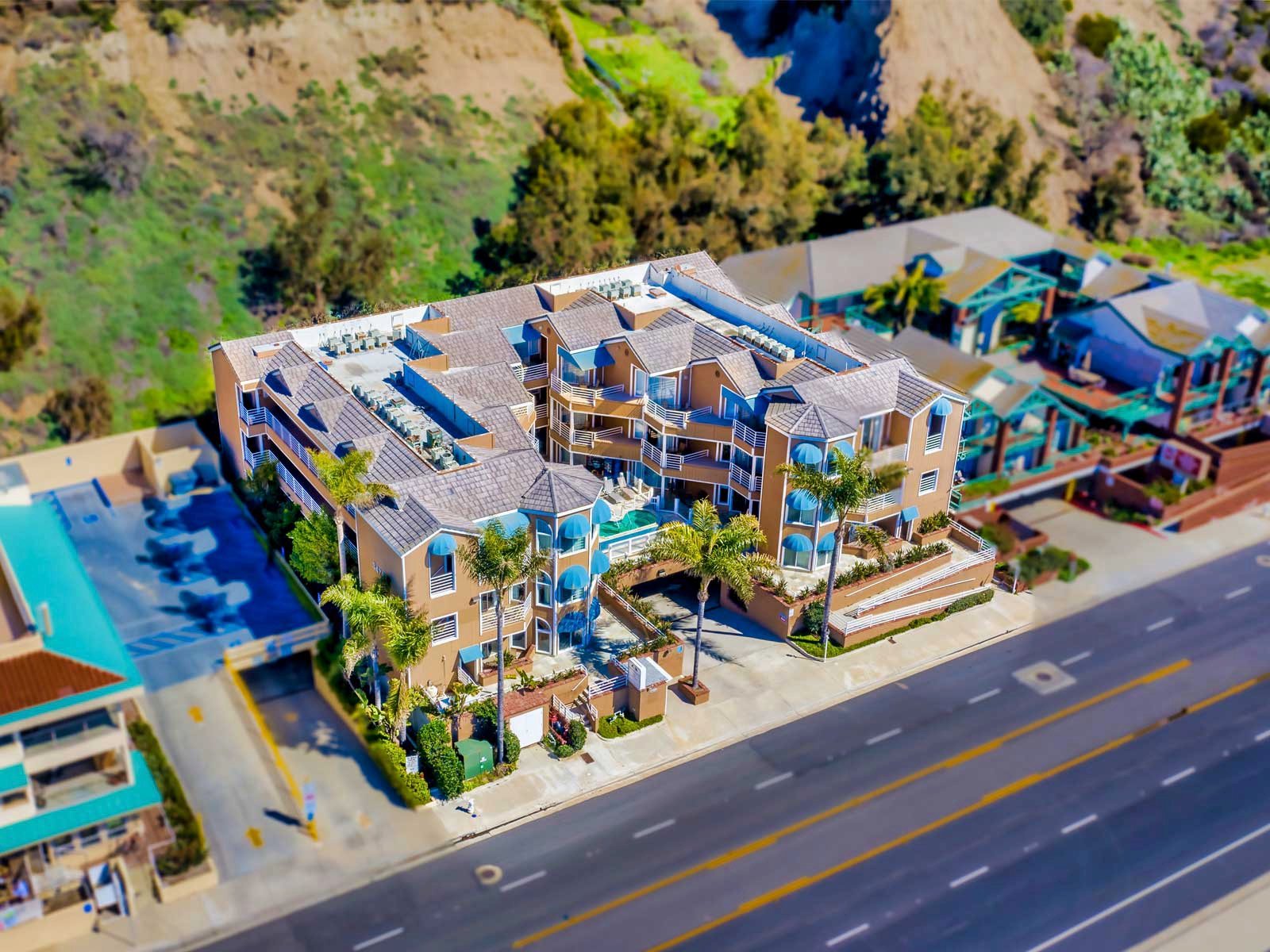 Beachfront Inn aerial view of front